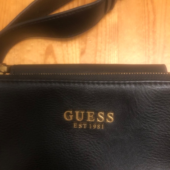Guess Aria mini crossbody purse - Picture 3 of 6